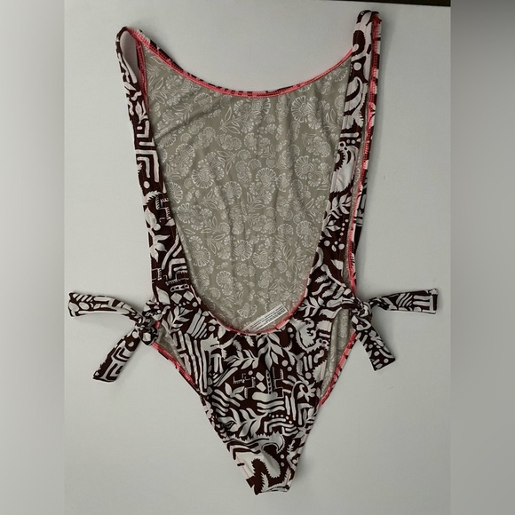 FREE PEOPLE The Pamela Printed One-Piece Swimsuit cocoa printed L cheeky thong - Picture 3 of 5